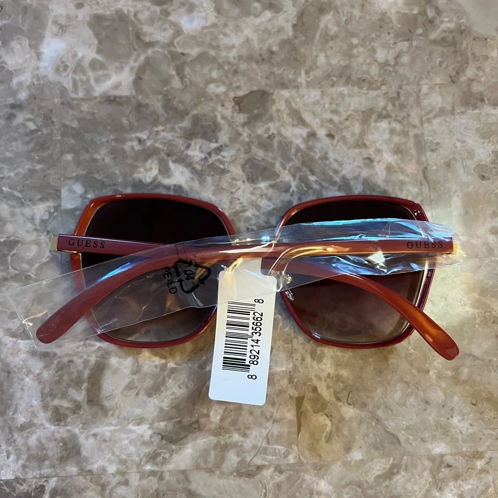 Guess Oversized Women Sunglasses in Brown Gradient Mauve colored‎ frames